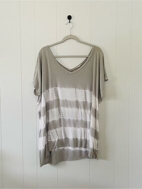 easel Taupe and White Tie-Dye V-Neck Short Sleeve Top